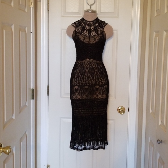 Vera Wang Dresses & Skirts - Vera Wang Dress Sleeveless Black Crochet Halter